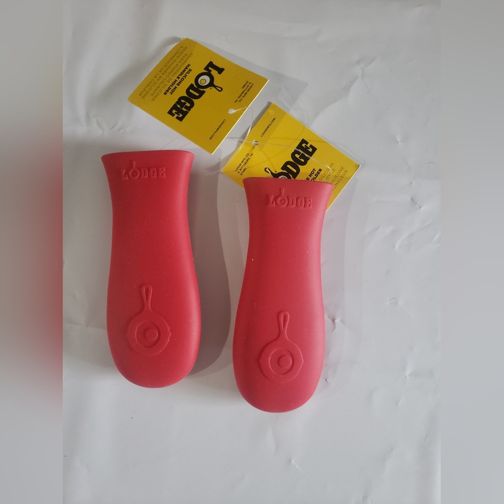 2 Lodge Silicone Hot Handle Holder